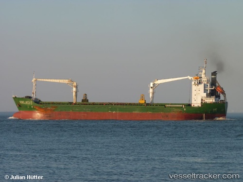 Un cargou a rămas în black-out în Atlantic - uncargou-1457443508.jpg