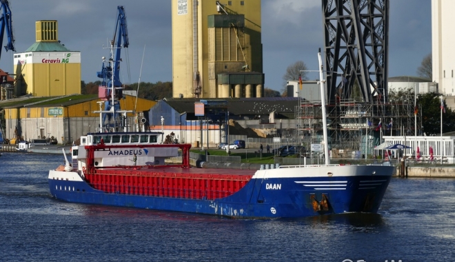 În alertă! Un cargou a lovit poarta ecluzei din Canalul Kiel - uncargoualovitpoarta-1481460637.jpg