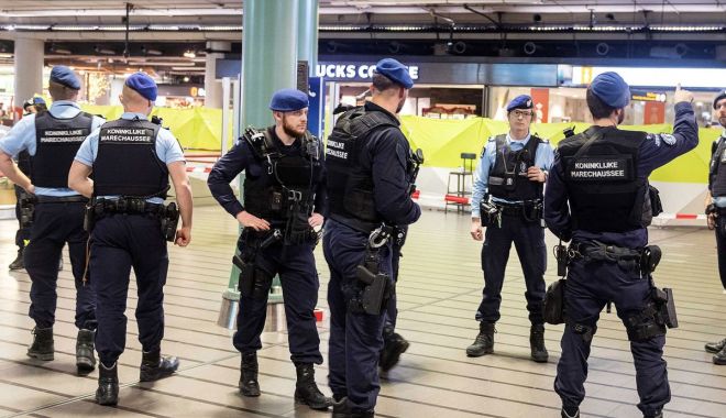 Un cuplu a fost arestat pe aeroportul din Amsterdam pentru că a fugit din carantină - uncupluafostarestat-1638193749.jpg