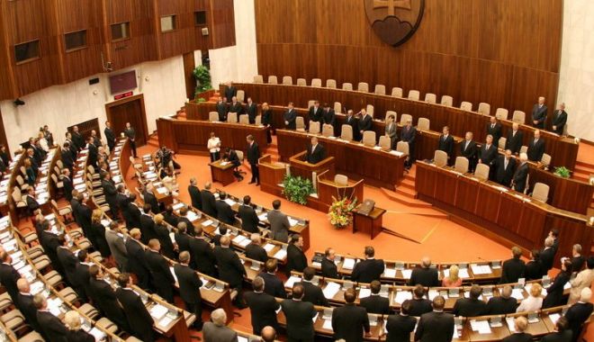 Undă verde a parlamentului slovac pentru aderarea Finlandei şi Suediei la NATO - unda-1664372170.jpg