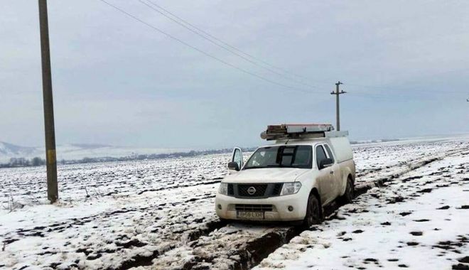 Unde poți suna dacă ai probleme cu curentul electric - undepotisunaenel-1521569052.jpg
