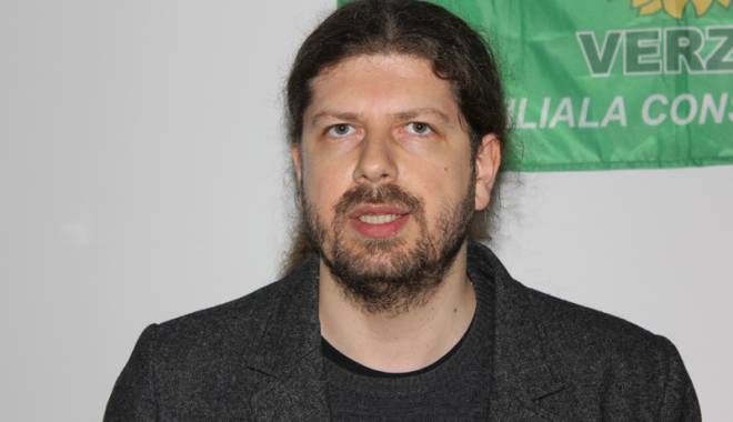Deputat de Constanța dă de pământ cu colegii săi din Parlament - undeputatdeconstanta3-1422983817.jpg