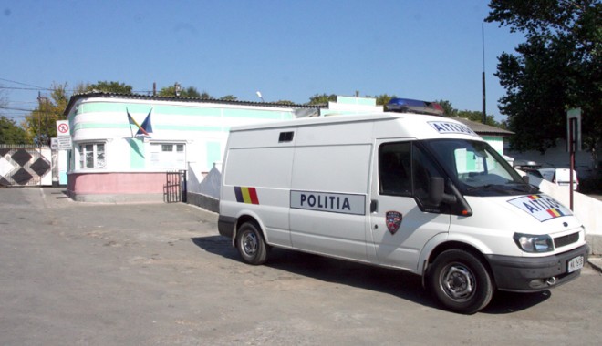 Un deținut de la Poarta Albă și-a tăiat venele - undetinutpoartaalba-1392056682.jpg