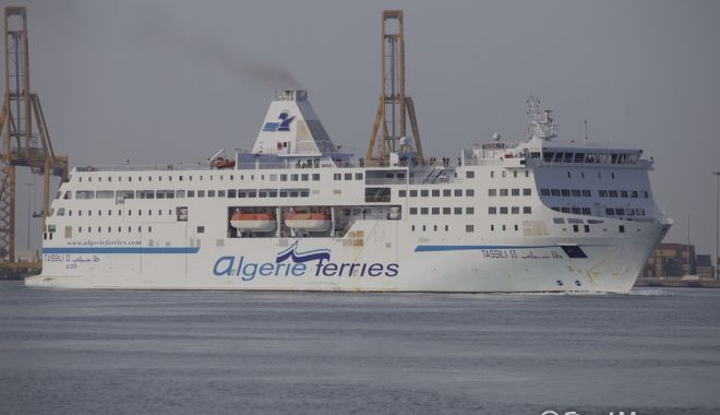 Un ferry-boat a lovit un cargou chinezesc - unferryboatalovituncargouchineze-1535962287.jpg