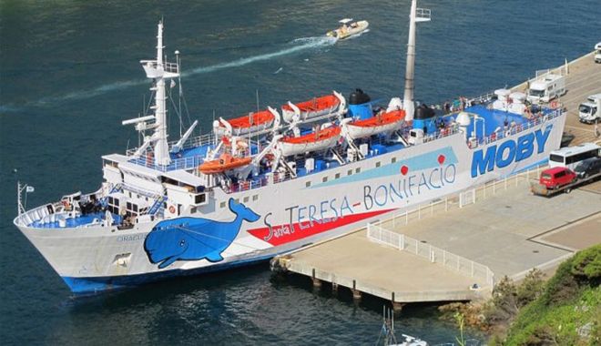 Incident naval! Un ferry-boat italian a lovit o stâncă subacvatică - unferryboatitalianalovit-1581407581.jpg