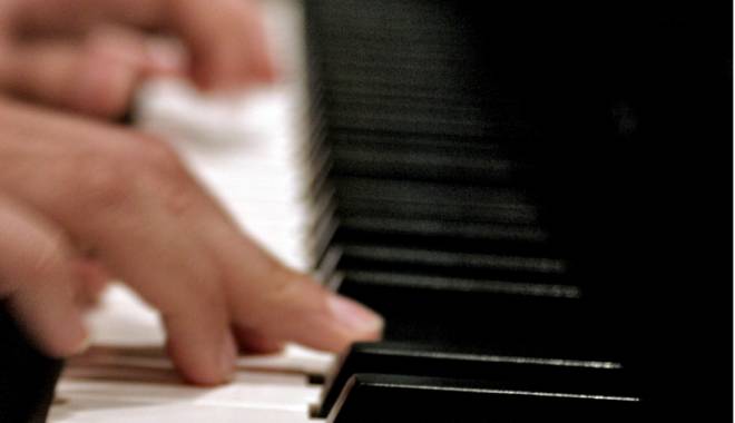 Un fost absolvent al Colegiului de Artă oferă cursuri de măiestrie interpretativă pianistică - unfostabsolvent-1423762948.jpg