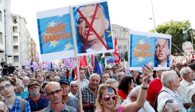 Ungaria: Manifestație împotriva lui Viktor Orban la un miting pro-UE - ungariamiting-1537191380.jpg