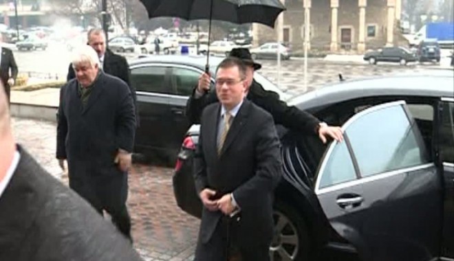 Documente bilaterale semnate la Iași, după ședința comună a Guvernelor României și R. Moldova - ungureanu-1330778553.jpg
