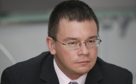 SONDAJ: MRU îi suflă în ceafă lui Antonescu la prezidențiale - ungureanu-1347001292.jpg