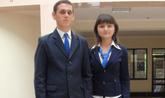 PDL vrea introducerea uniformelor școlare - uniforma-1322494027.jpg