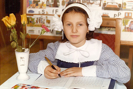 Nu comuniștii  au introdus uniformele,  ei doar le-au compromis! - uniforma2-1334082747.jpg