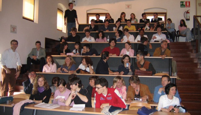 Deputații au adoptat eliminarea locurilor cu taxă la universitățile de stat - univ-1309295504.jpg