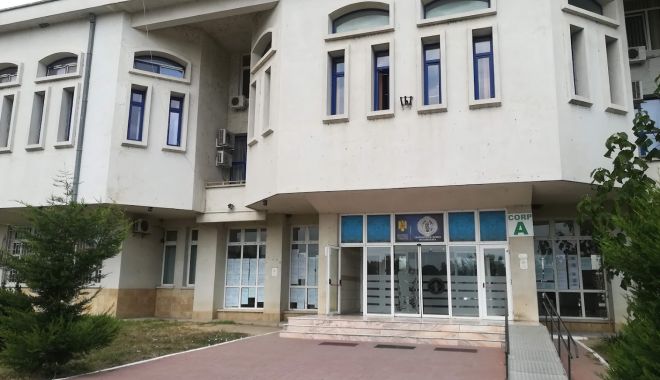 Participanți din 16 țări la conferința internațională de la Universitatea „Ovidius” - univ-ovidius-1-1695284440.jpg