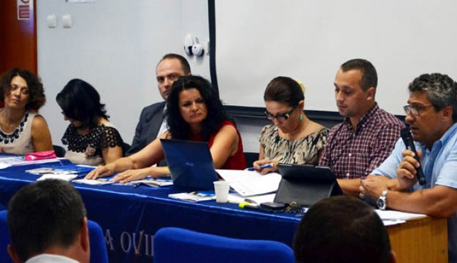 Sute de studenți ovidieni, atrași în importante proiecte europene - univ1-1405619782.jpg