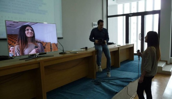 Seminarii de creație pentru viitori jurnaliști - univandreisaguna-1390146818.jpg