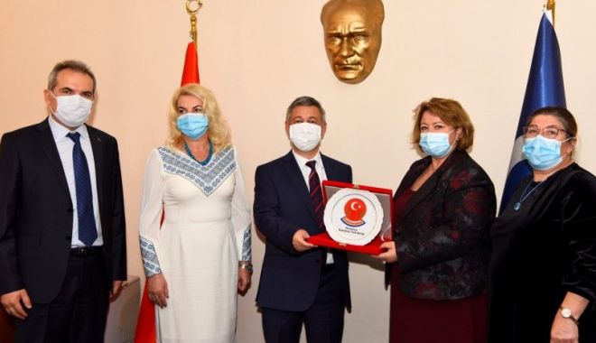 Profesorii de limba turcă din România, în vizită la colegii din Turcia - universitateaanadolu-1604411215.jpg