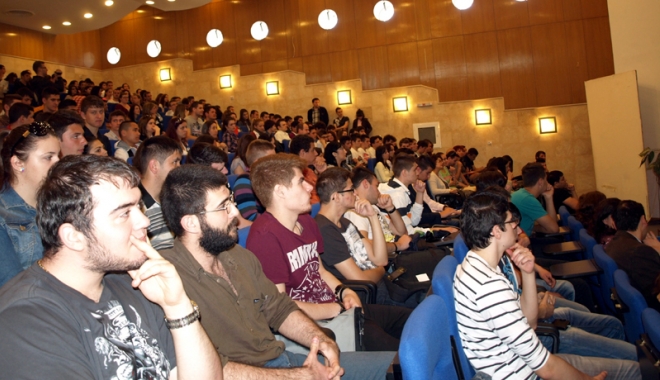 Universitatea 