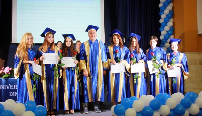 Șefii de promoție 2013, premiați la scenă deschisă - universitateaovidiusfestivitated-1373468278.jpg