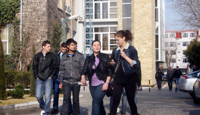 Venirea studenților nu a clintit piața imobiliară constănțeană - universitateaovidiusstudentifoto-1319640614.jpg