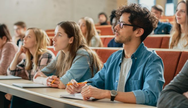 Studenții, adaptați la noile cerințe. 