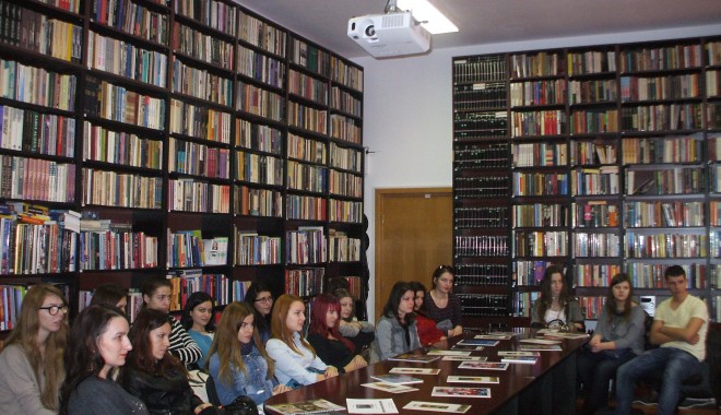 Codul bunelor maniere, în dezbatere la American Corner - univovidius-1390224330.jpg