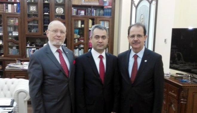 Universitatea Bayburt parteneră cu 