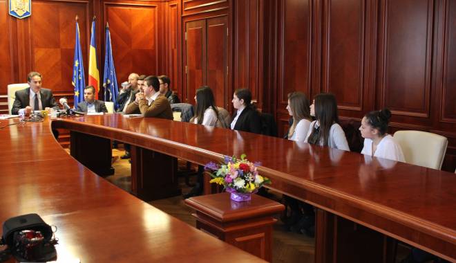 Mazăre dă un milion de euro pentru proiectele școlare - unmilionmazare-1422972021.jpg