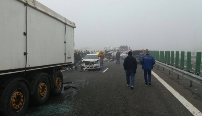 Un nou accident de amploare  pe Autostrada Soarelui.  Peste 20 de persoane rănite - unnouaccident1-1479312382.jpg