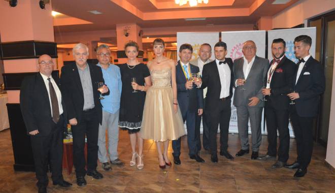 Un nou președinte la Rotary Club Constanța - unnoupresedinte-1435593832.jpg