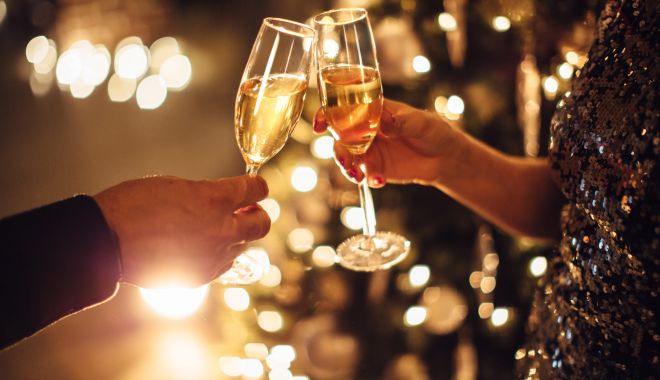 Un pahar de alcool în plus, de sărbători, poate declanșa pancreatita acută - unpaharinplus-1546766856.jpg