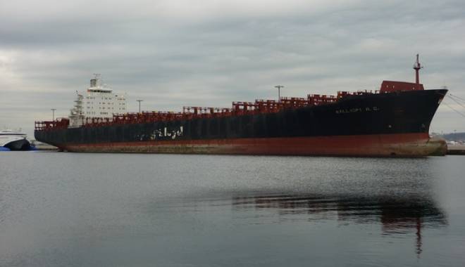 Un portcontainer a rămas în black-aut - unportcontainer-1457090498.jpg