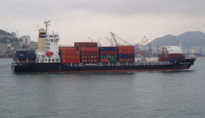 Un portcontainer, suspectat că a lovit și a fugit - unportcontainer-1469969087.jpg