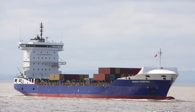 Un portcontainer a lovit digul, la Anvers - unportcontaineralovitdigullaanve-1532947199.jpg