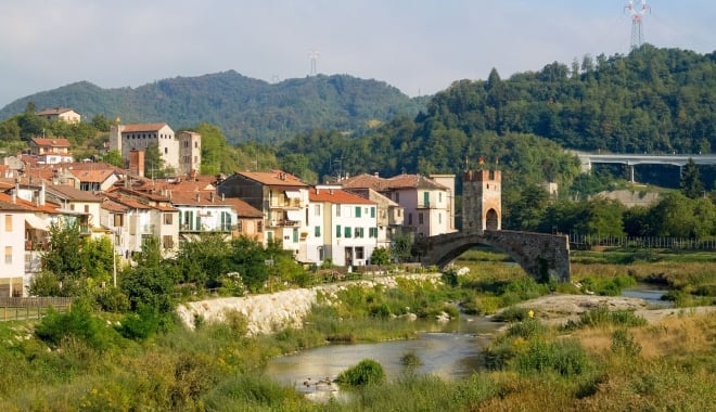 Un primar din Italia oferă 2.000 de euro oricui vrea să se mute în satul său - unprimar-1494587429.jpg