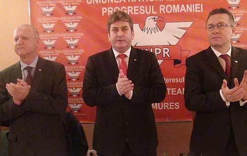 Cristian Diaconescu, Marian Sârbu și Gabriel Oprea, prezenți la Școala de Vară a UNPR - unprmm03-1315604205.jpg