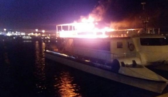 Un restaurant plutitor din Valencia a fost incendiat - unrestaurantplutitor-1470755338.jpg
