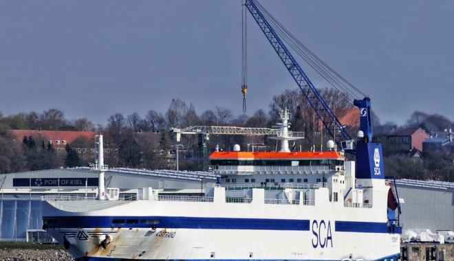 Un ro-ro suedez a provocat o poluare în portul Kiel - unrorosuedezaprovocatopoluare-1505736611.jpg