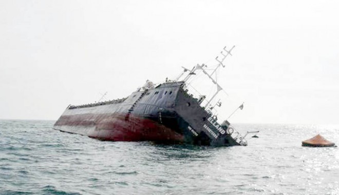 Un șir de catastrofe navale - unsirdecatastrofe-1396978444.jpg