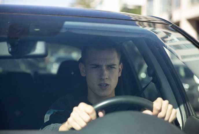 Cine nu își plătește amenzile rutiere rămâne fără permis. De când se aplică legea - unsoferincepatortanarlavolanconf-1772009884.webp