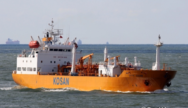 Un tanc LPG a rămas fără cârmă în Marea Egee - untanclpg-1468854140.jpg