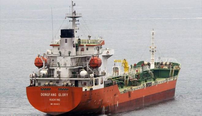 Un tanc petrolier a fost jefuit de 25 de pirați înarmați - untancpetrolier-1428221592.jpg