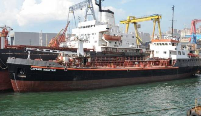 Un tanc petrolier a fost arestat de Garda de Coasta libiană - untancpetrolier-1455454390.jpg