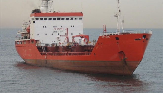 Un tanc petrolier a eșuat pe coasta Turciei - untancpetrolieraesuatpecoastatur-1465228979.jpg