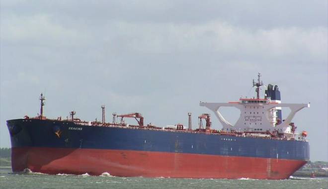 Un tanc petrolier gigantic, în derivă de nouă zile, în Atlantic - untancpetroliergigantic-1438615061.jpg