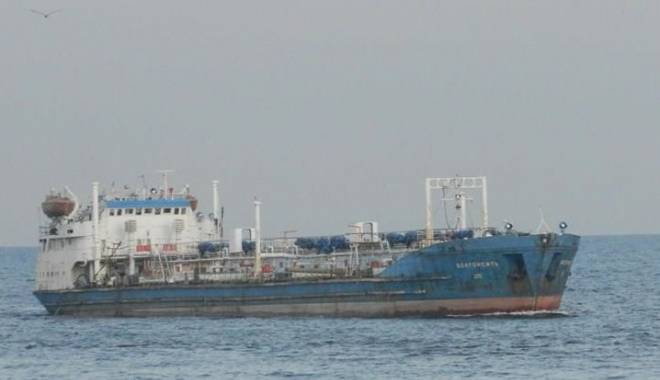 Un tanc petrolier rusesc a eșuat în bazinul Volgograd - untancpetrolierrusesc-1444841996.jpg