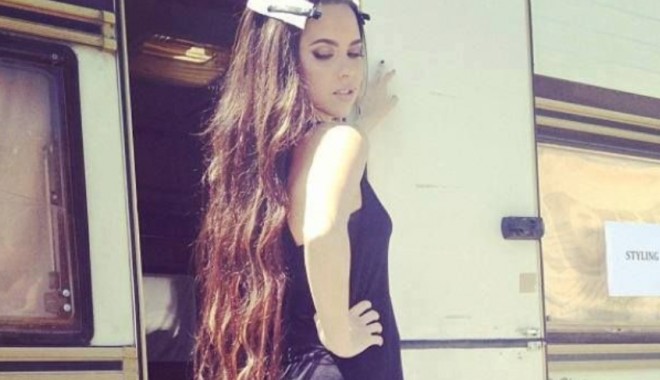 Inna și-a surprins fanii. O copiază pe Rihanna? - untitled-1368978911.jpg