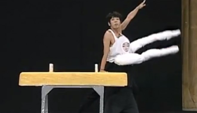 VIDEO/ Ce face un gimnast pe calul cu mânere. Un exercițiu pe care nu ai cum să-l vezi la Olimpiadă - untitled-1369141108.jpg
