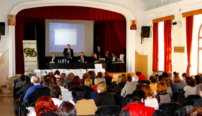 Directorii de licee, informați despre fenomenul drogurilor din școli - untitled-1395233704.jpg