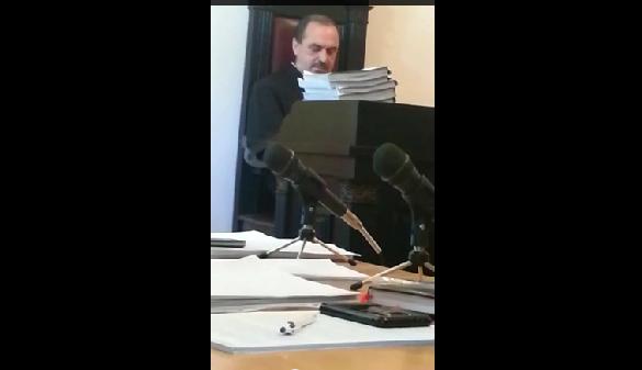 VIDEO. Judecător șef a adormit în timpul procesului - untitled-1433002507.jpg