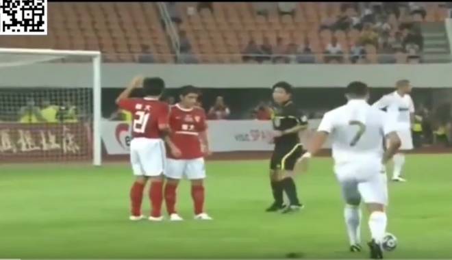 VIDEO. Râzi cu lacrimi! Cele mai amuzante 10 faze din fotbal - untitled-1441783783.jpg